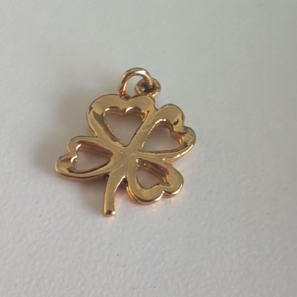 Gold Clover Heart Pendant